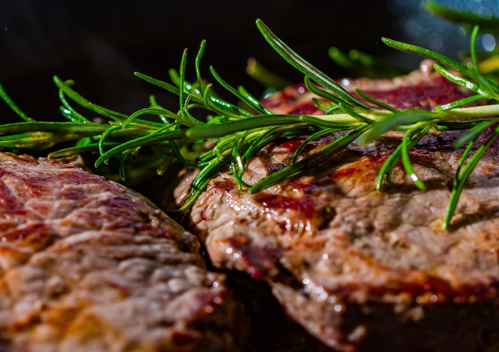 steak-flesh-schnitzel-2936531 steak, flesh, schnitzel-2936531.jpg